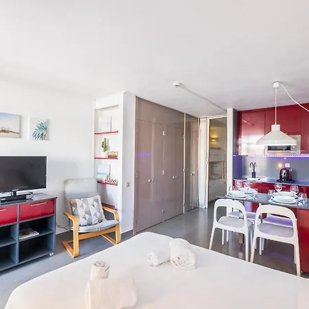 #070 T0 Edifício By Holidays Apartamento *